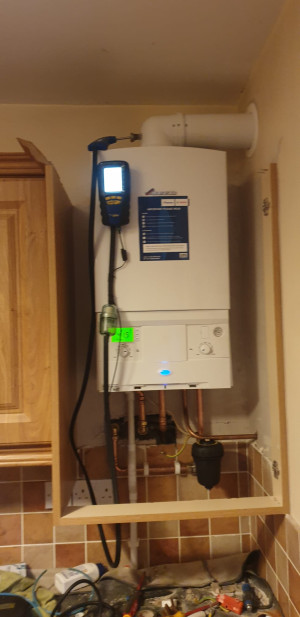 New high energy efficiency Worcester Bosch 30kW boiler with Bosch magnetic filter. The new boiler is supplied and fitted by EPC Plumbing & Heating with 10 year manufacturer's warranty in Corr an Tobair, Carrickmacross, County Monaghan, Ireland